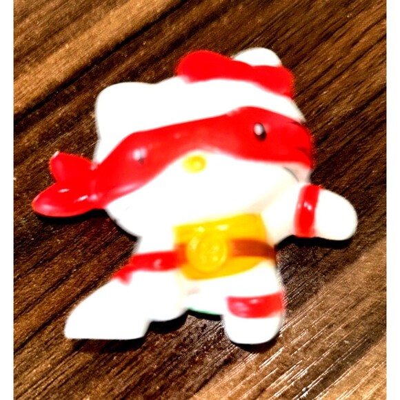 2025 McDonalds Toy #4 HELLO KITTY X RAPHAEL WHITE Teenage Mutant Ninja Turtle - Picture 2 of 3